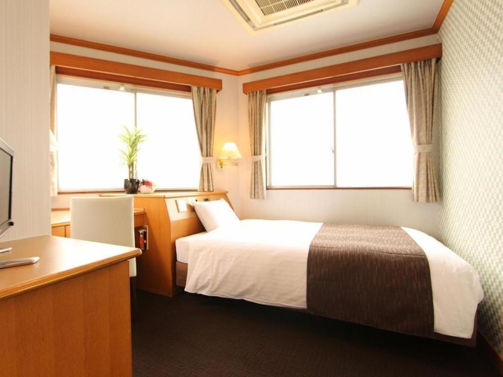 Hotel Livemax Budget Naha Tomarikou Luaran gambar