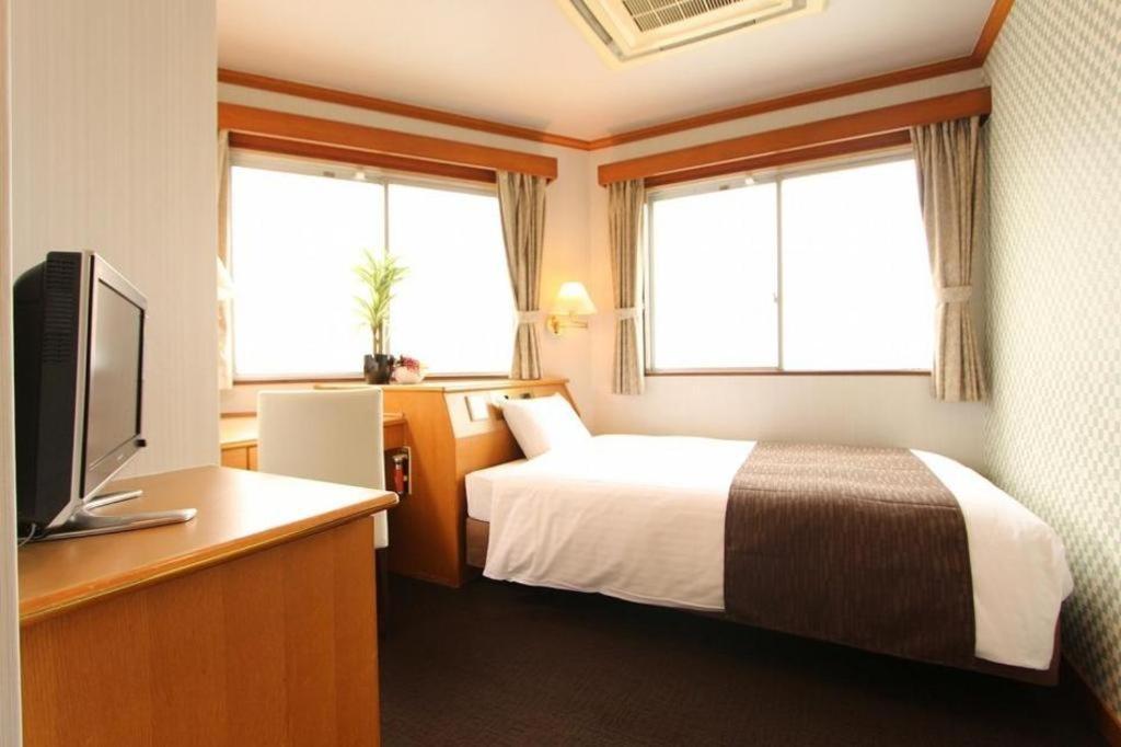Hotel Livemax Budget Naha Tomarikou Luaran gambar