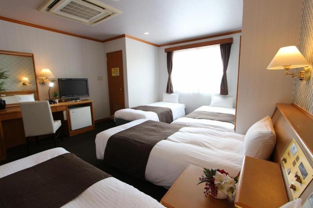 Hotel Livemax Budget Naha Tomarikou Luaran gambar