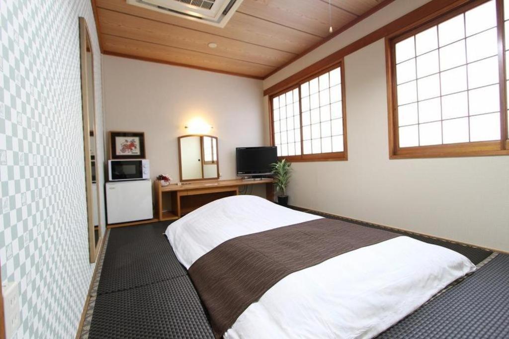 Hotel Livemax Budget Naha Tomarikou Luaran gambar